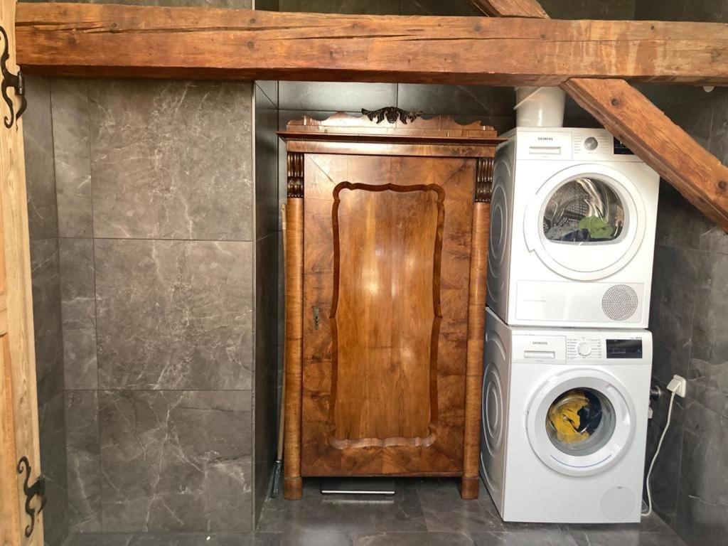 Altbau Zimmer In Аниф Экстерьер фото