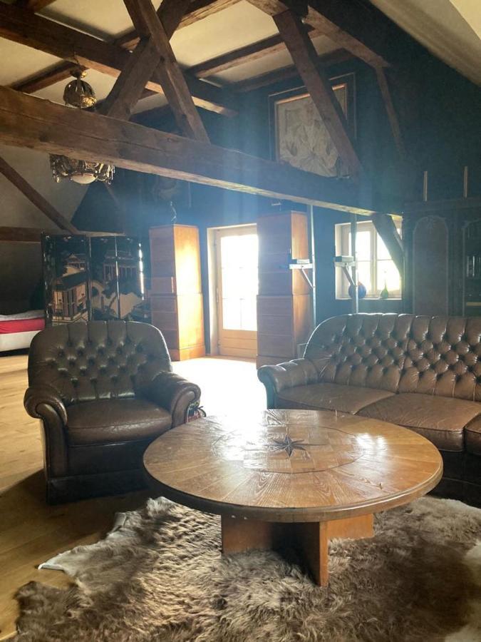 Altbau Zimmer In Аниф Экстерьер фото